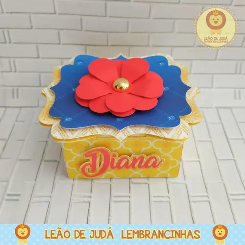 Caixinha para festa tema bela e a fera