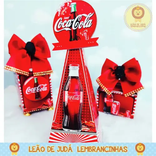 Caixinha para Festa Tema Coca Cola Piramide