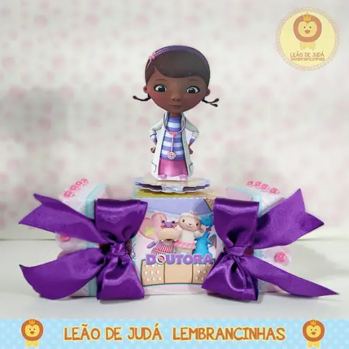 Caixinha para festa tema doutora brinquedos