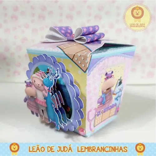 Caixinha para festa tema doutora brinquedos