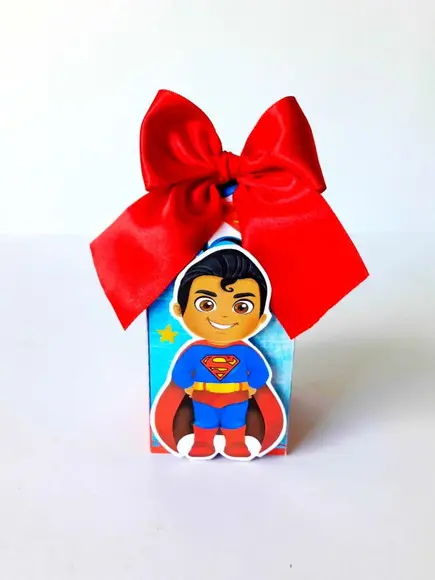 Caixinha para festa tema herois cute