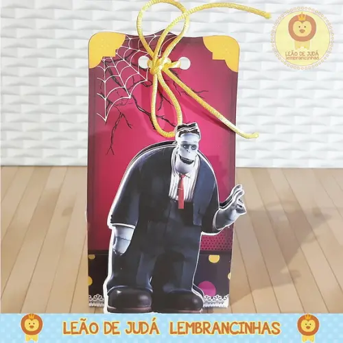 Caixinha para festa tema hotel transilvânia