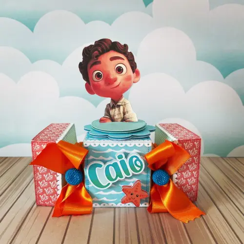 Caixinha para festa tema Luca