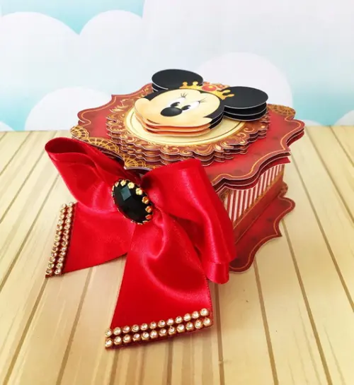Caixinha para Festa Tema Minnie Realeza