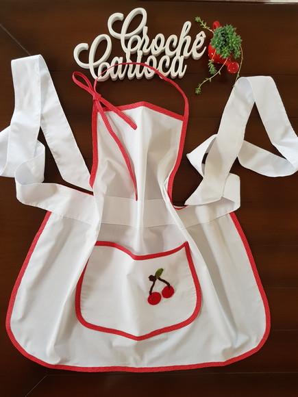 Avental Corpo - Detalhes em poás e cerejinha aplicada