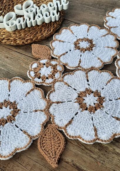 Caminho de Mesa Crochê Rústicidade Natural Branco e Bege