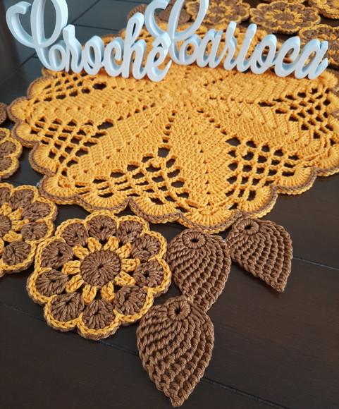 Centro de Mesa Amarelo Ouro e Marrom Mandalas Trilho de Mesa