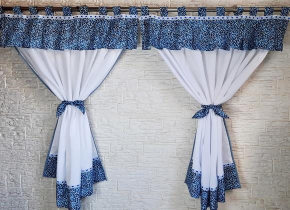 Cortina Azul Floral e Branco Sob Medida com Abraçadeiras