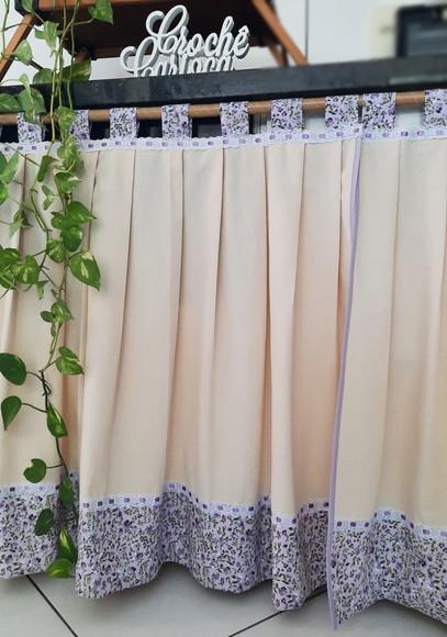 Cortina de Algodão Cru Sarjado e Floral Lilás Sob Medida
