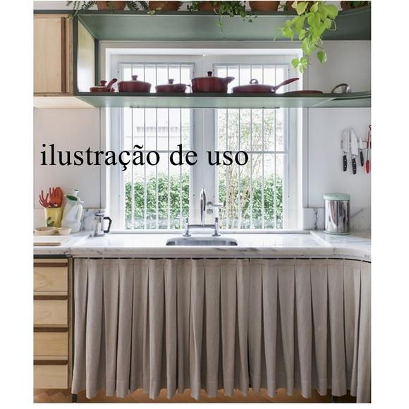 Cortina para Trilho com Rodízios Suíço e Clips Sob Medida