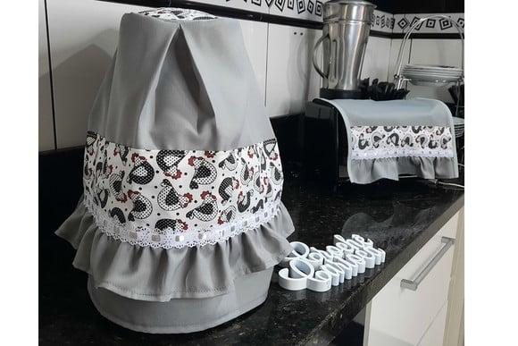 Jogo Cozinha Capa Batedeira e Centrinho Galinha Juju Cinza