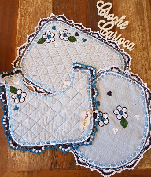 Jogo de Banheiro Atoalhado Azul Claro Floral Antiderrapante