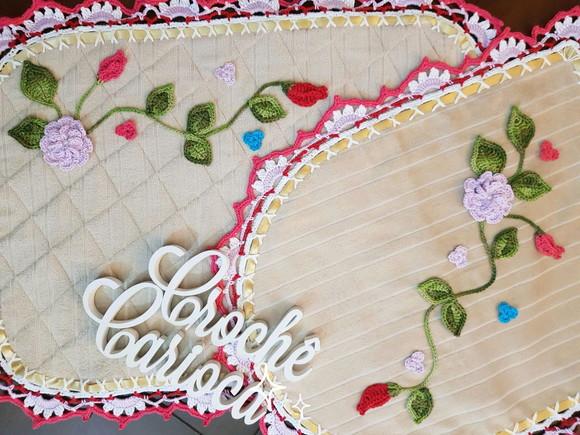 Jogo de banheiro florais em bege / estruturado em quilt
