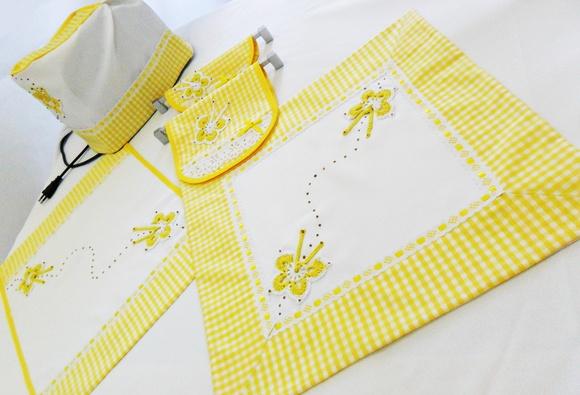 Jogo de Cozinha Tecido Amarelo Xadrez Borboletas