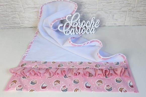 Pano de Copa Cor de Rosa Cupcake Bico de Crochê e Babadinhos