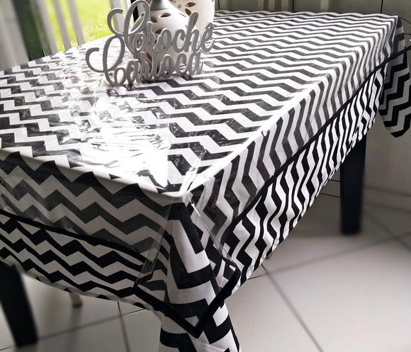 Toalha de Mesa Tecido + Plástico Cobre Mancha 140x140