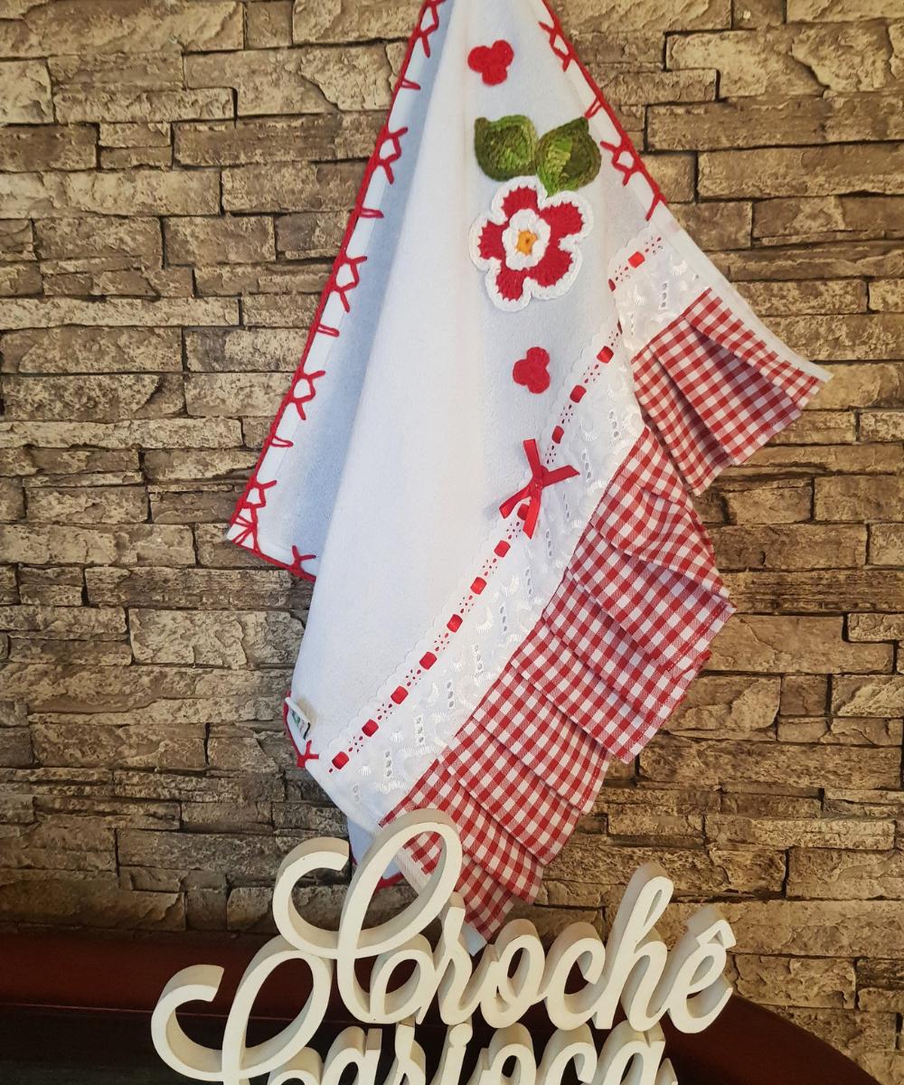 Pano de Prato em Pregas e Detalhe de Laise Bordada