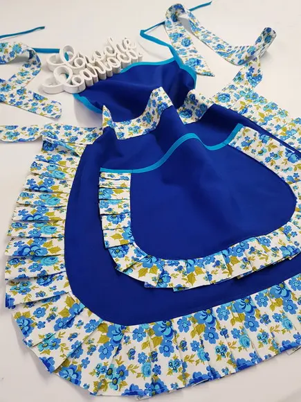 Avental Retrô Vinatge Azul Royal e Floral Alta Durabilidade