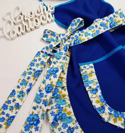 Avental Retrô Vinatge Azul Royal e Floral Alta Durabilidade