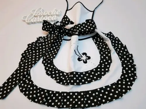 Avental Vintage Preto e Branco Detalhe Borboleta