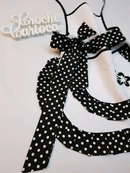 Avental Vintage Preto e Branco Detalhe Borboleta