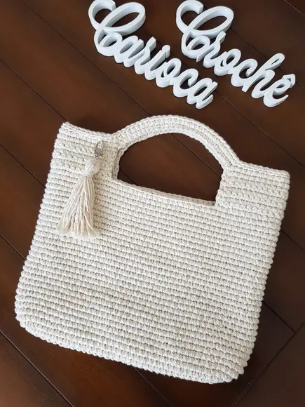 Bolsa de Crochê - Menos É Mais - Tendência