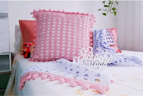 Cama Posta Almofadão Completo e Peseira Crochê 2,30 x 0,50