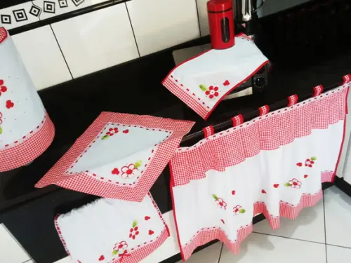 Conjuntinho de Cozinha Vermelho Xadrez e Flores Escolha Cor