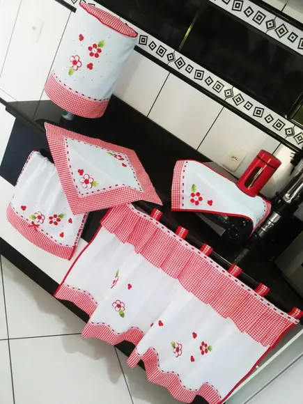 Conjuntinho de Cozinha Vermelho Xadrez e Flores Escolha Cor