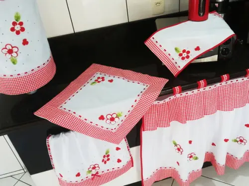 Conjuntinho de Cozinha Vermelho Xadrez e Flores Escolha Cor
