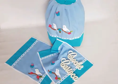 Conjunto de cozinha: azul com passarinhos delicados