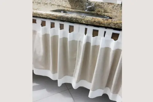 Cortina de Linho Cru e Branco Sob Medida Pia Balcão Janela