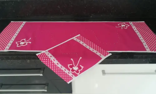 Cortina e Paninhos de Cozinha Rosa Pink