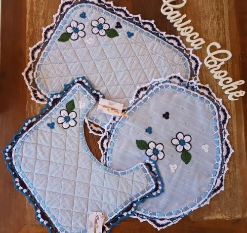 Jogo de Banheiro Atoalhado Azul Claro Floral Antiderrapante