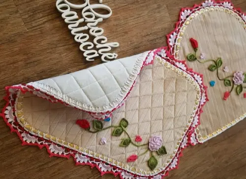 Jogo de banheiro florais em bege / estruturado em quilt