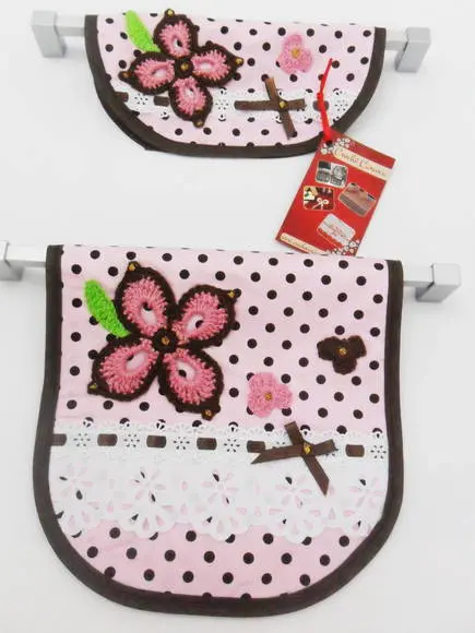 Jogo de cozinha rosa e marrom com florais
