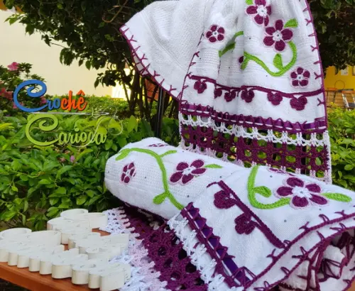 Jogo De Toalhas Em Tons De Lilás