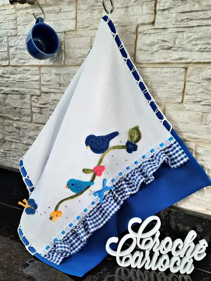 Pano de Prato Passarinhos Azul Royal 80x50 Bordado de Crochê