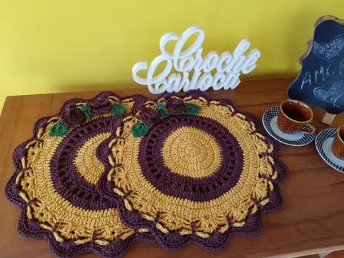 Sousplat de Crochê Profissional Amarelo Ouro e Marrom