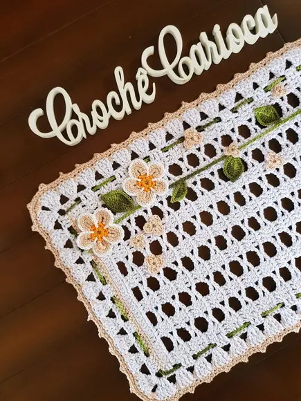 Tapetinho de Crochê - Floral nude