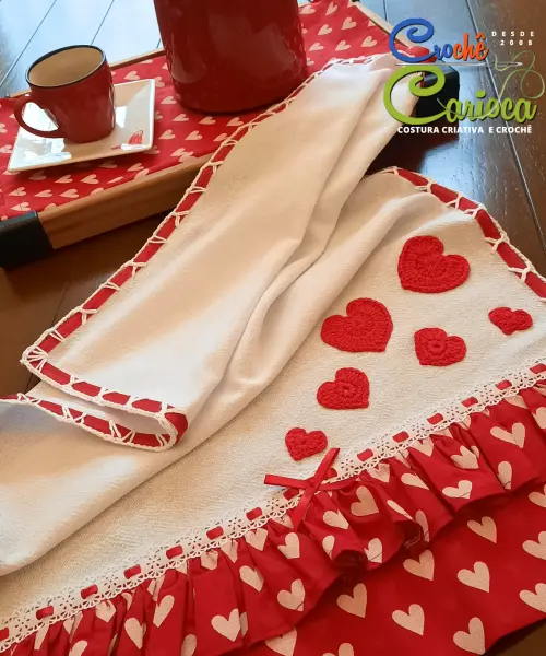 Pano de Prato Crochê Corações Love