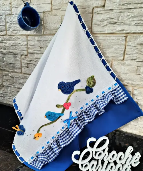 Pano de Prato Passarinhos Azul Royal 80x50 Bordado de Crochê