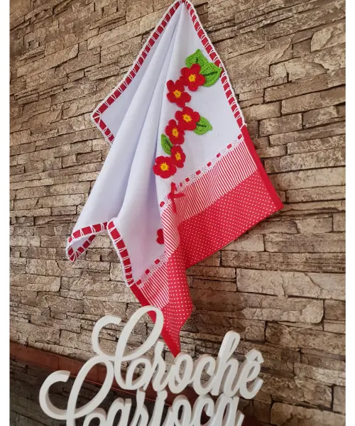 Pano de Prato Vermelho Criativo Floral em Crochê