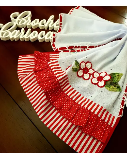 Pano de Prato Vermelho Floral e listras Alto Padrão e durabilida