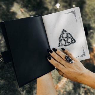 Grimorio Nó Celta folhas Envelhecidas(com sigla, folhas envelhec