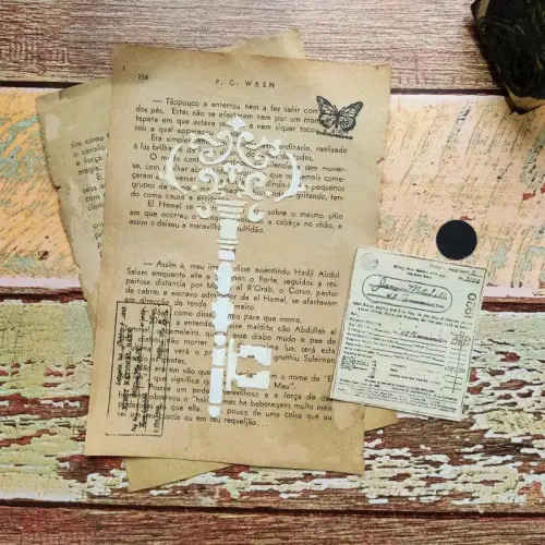 Folhas Envelhecidas de livro antigo, para Scrapbook, Agendas e Journal®