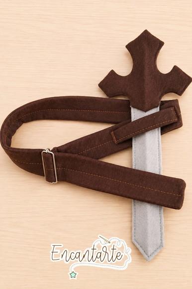 Espada com Cinto em Feltro