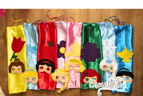 Kit Capa e Máscara Princesas