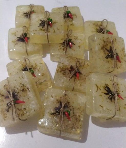 3 Sabonetes de Anis, Sal Grosso e Alecrim - Decorados