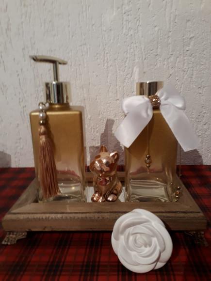 Conjunto Lavabo Luxo -dourado com Madeira